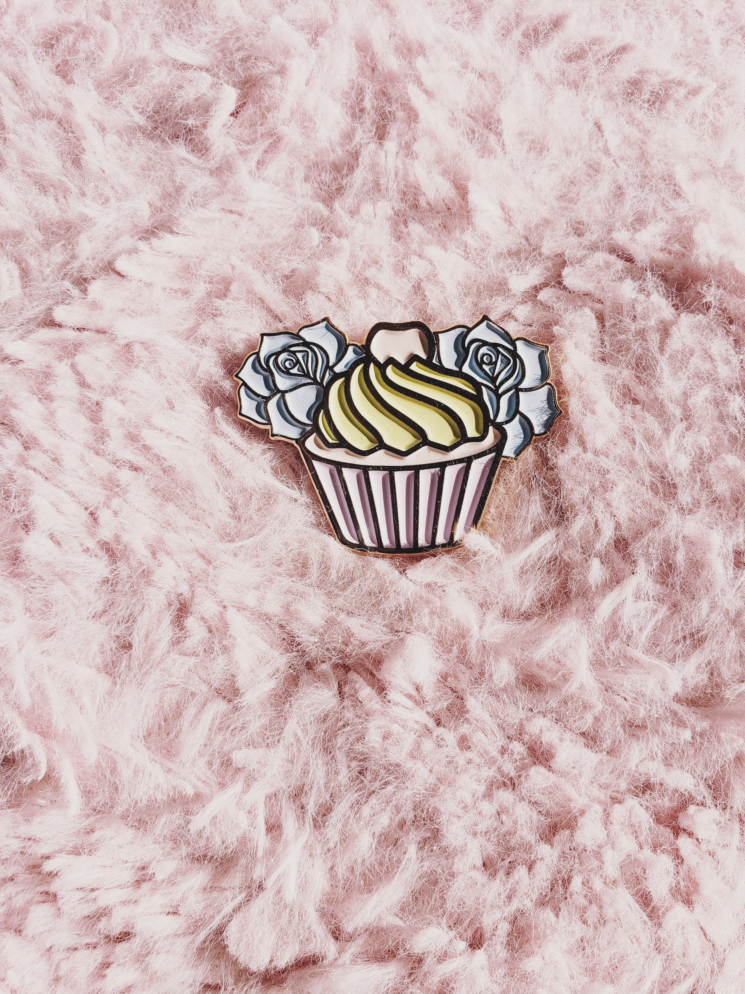 Cupcake Pin
